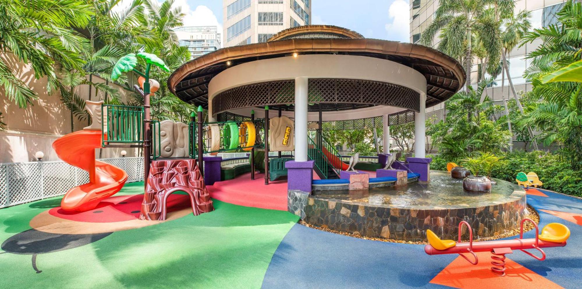Conrad Bangkok Hotel Kültér fotó Playground